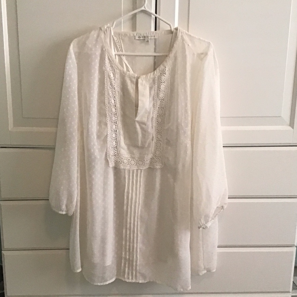 Daniel Rainn white on white patterned blouse